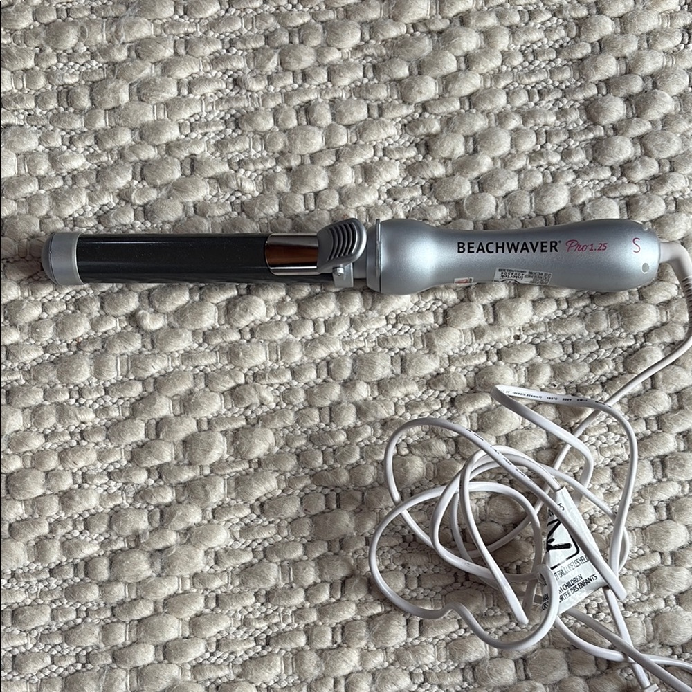Beachwaver Pro 1.25 Curling Iron - Silver